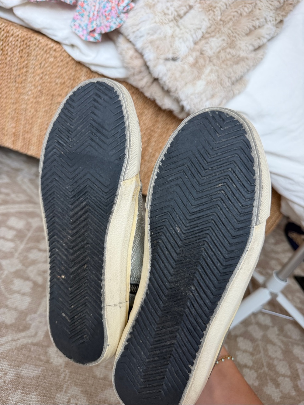 Golden Goose Silver High-Top Sneakers with Red Star and Accent - Picture 7 of 7